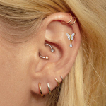 Piercing ureche din  Titan ASTM F136 ,auriu cu cristale zirconia – model fluture cu pandantiv - imagine 2